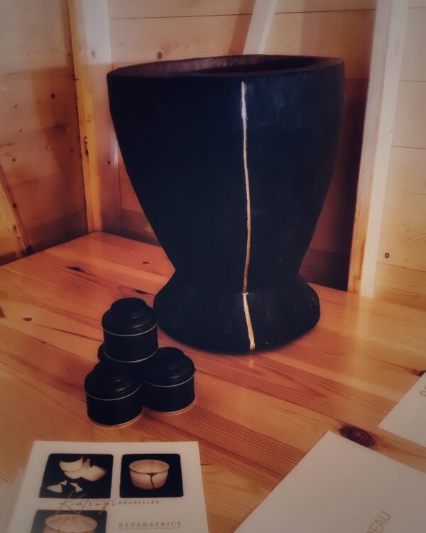 Vase en bois brûlé - Image 2